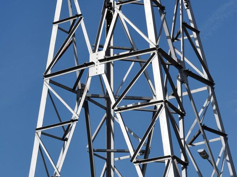 Materiał ze stali kątowej na wieżę energetyczną