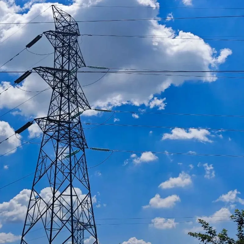 Stalowa wieża kątowa linii przesyłowej 330 kV